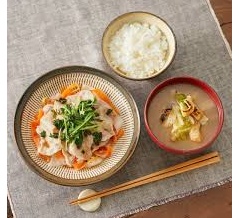 コツコツ、まだ1K部屋を整えてます💦