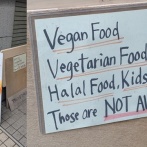日本のカツ丼店、明らかにヴィーガンなどの外国人にうんざりしてる…