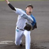 日ハム西村が結婚　年齢分のバラの花束手渡し「結婚してください」