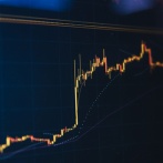 【茫然】僕が売った株、「大暴騰」してしまうｗｗｗｗｗ