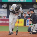 大山、左脇腹付近に死球も「大丈夫です」笑顔で球場を後に