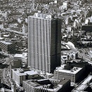 日本初の超高層ビルで、当時日本一の高さ（36階建・147m）となった霞が関ビルが完成する