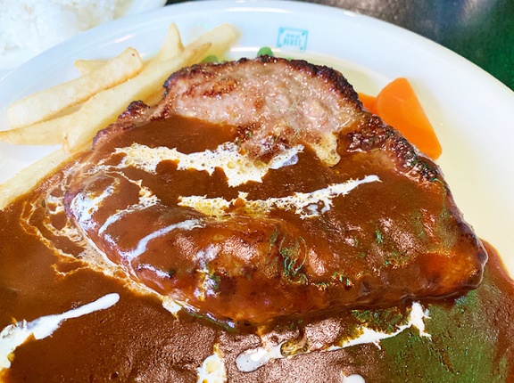 ステーキ感強めなハンバーグステーキ！「The very very BEAST（ベリーベリービースト）」