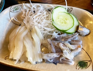 新鮮なイカ刺しを食べるなら！函館市松陰町「おばんざい処 あっこ」にお任せ