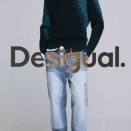 【DESIGUAL】２６春物新作 ライトな濃淡デニム生地で「ニーパッチ」＋「ハンマーフック」＋「サイドポケット」をスイッチングデザインしたワーク風シルエットのデニムパンツ