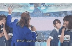 懐かしいｗ白石麻衣、肘アタックされてる＆見つめる西野七瀬ｗｗｗｗｗ