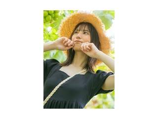 小坂菜緒のグラビア