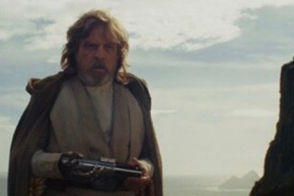 ピクサーと一緒 スターウォーズの全シリーズに必ず出てくる４桁の数字とは Disney S Imagination Blog