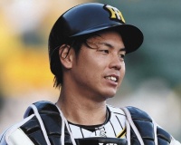 スタメンマスクの梅野隆太郎さん、完封リレーで抑える