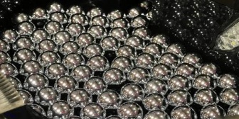 パチ屋で閉店18分前に俺を含めて周りみんな連チャンしだした。すると大声で喚き散らすおっさんの姿が…