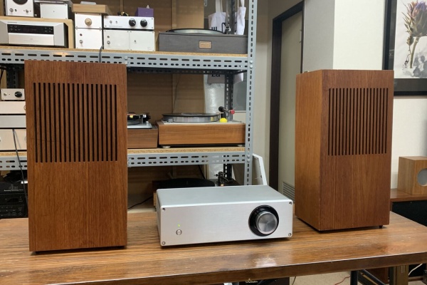 vintageJoin 鉄と木のスピーカー、アンプセット 飾って楽しい・聴いて楽しい！ 鉄と木のインテリアスピーカー(By