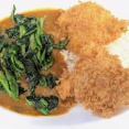 夜の「カレーの家」で新トッピング「ほうれん草のソテー」添え「スティックカレー（辛口）」