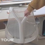 ユーチューバー「居心地の良さを追求したナチュラルなデスク環境が完成しました」ﾊﾟｼｬｯ → 動画内でヤバすぎる物が映ってネット民震えるｗｗｗｗｗ