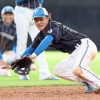 日本ハム奈良間大己が広島田中広輔に“弟子入り”自主トレ「天然芝での守り方とかを聞いてみたい」