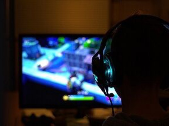 今ってPCでゲームするのが主流なん？
