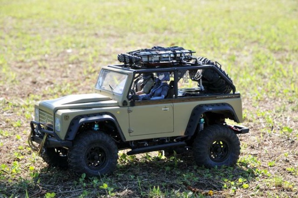 クローゼットの中のおもちゃ箱 - AXIAL SCX10 ボディ換装ディンゴから
