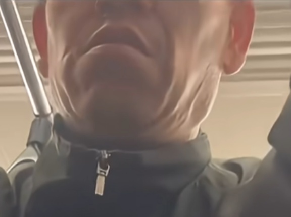 日本の電車で男性と女性が謎の言い争いをしている映像が韓国で話題にｗ