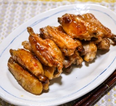 豆板醤でピリッと手羽中のポン酢炒め&「大きい海老の天ぷら」