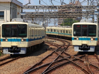 小田急8000形の6両編成 ダイヤ改正前後から単独走行が増加したのは何を意味するのか