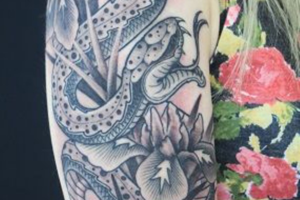 ヘビとアヤメtattooな日 栃木県鹿沼市 宇都宮市のドラゴンタトゥースタジオ Dragontattoostudio