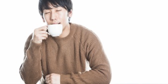 俺の給料は少なめで定時で帰宅。妻は専業主婦でお金には余裕がないけど、俺は幸せを感じている