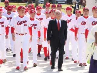 カープ内田＆渡邉、松田オーナーの意向で外野挑戦！辻も先発転向へ