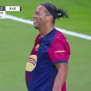 EVEN AT 45 YEARS OLD & FAT, RONALDINHO45歳で太っていても、ロナウジーニョ