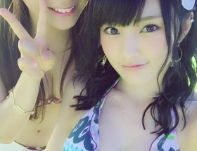 NMB48・山本彩の谷間全開ビキニ姿wwwwwwww