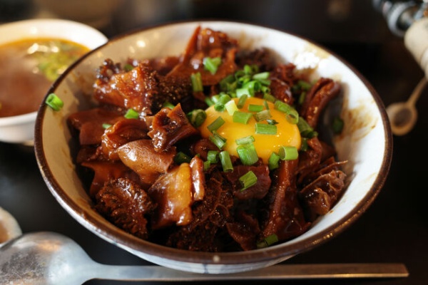 けつログ ランチ大須