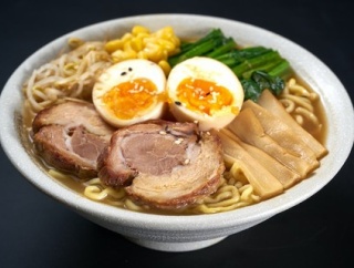 もやしって嫌われてるけどラーメンとか野菜炒めに入ってたら美味いやん