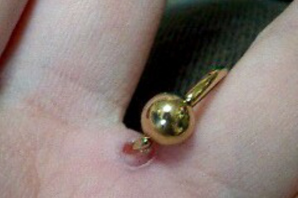 イメージカタログ ここへ到着する お 風呂 ピアス