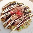 春なので、春キャベツでお好み焼き。