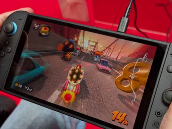 【噂】メディア「Switch2（有機ELモデル）かLiteを開発中か」