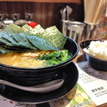 おがわや 福生店@福生市<醤油らーめん＋海苔＋ライス>