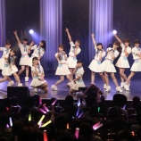 『[質問] =LOVEのライブってみんなサイリウム振る感じですか？もしそうなら曲とか個人でカラーって決まってたりします？【イコールラブ、イコラブ】』の画像
