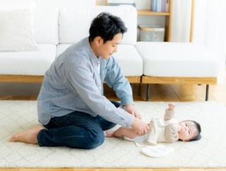 第一子のオムツ替えをしようとしたら嫁からダメ出しをされた