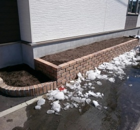 外構 家の前の門柱 花壇 不安要素はあるけれど決心 ガーデニング宣言 素敵さがし