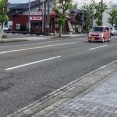 車の間をすり抜け横断か　高齢女性がはねられ重体　福井市の通称・フェニックス通りで