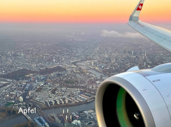 SWISSの機内食とロンドンでの乗り継ぎ