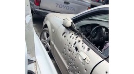 【雑学】映画では車のドアの後ろに隠れたり、それを弾丸よけとして使ったりできるけど騙されないでください