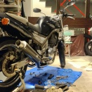 同時多発的な交換作業★ W 650のオイルとSRX 600のマフラーの巻。