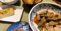 原因不明で悩んでます＆タケノコとゴボウ、鶏むね肉の煮物