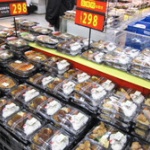 ワイ「50%割引の300円弁当が3つで450円や！」 店員「計750円になります」 ワイ「は？」