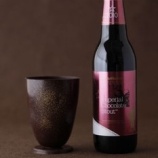 『【数量限定】チョコビールを注いで、飲んで、最後はバリバリ食べられる。チョコレート製グラスセットを発売』の画像