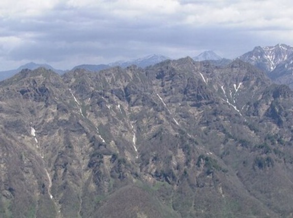 【長野】戸隠連峰で富山市の女性医師（46）が滑落して死亡　2人で登山中に雪渓を約70メートル滑落か