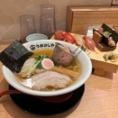     鮨とラーメン うおがしや 渋谷｜追い鰹ラーメンと赤酢寿司を実食レビュー