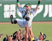 阪神を戦力外となった今成　助っ人選手に心開いた理由