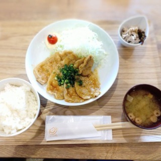 Dora's Funny Life　～楽しい旅とグルメな話・・他～