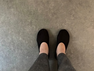 お気に入りすぎてリピート中の室内スリッポン