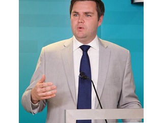 バンス米副大統領、ミネアポリスで銃撃された米国人女性を「狂った左派」と批判し事件を正当化